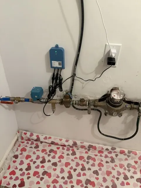 Beside the water meter: Controller and valve at the entry